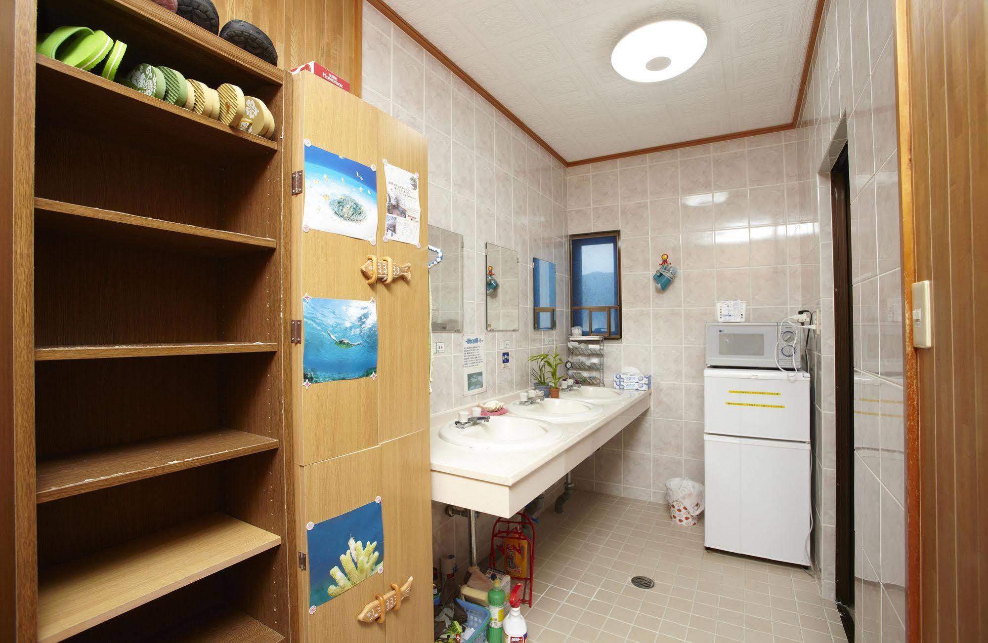 Minshuku Yadokari Hotel Zamami Buitenkant foto