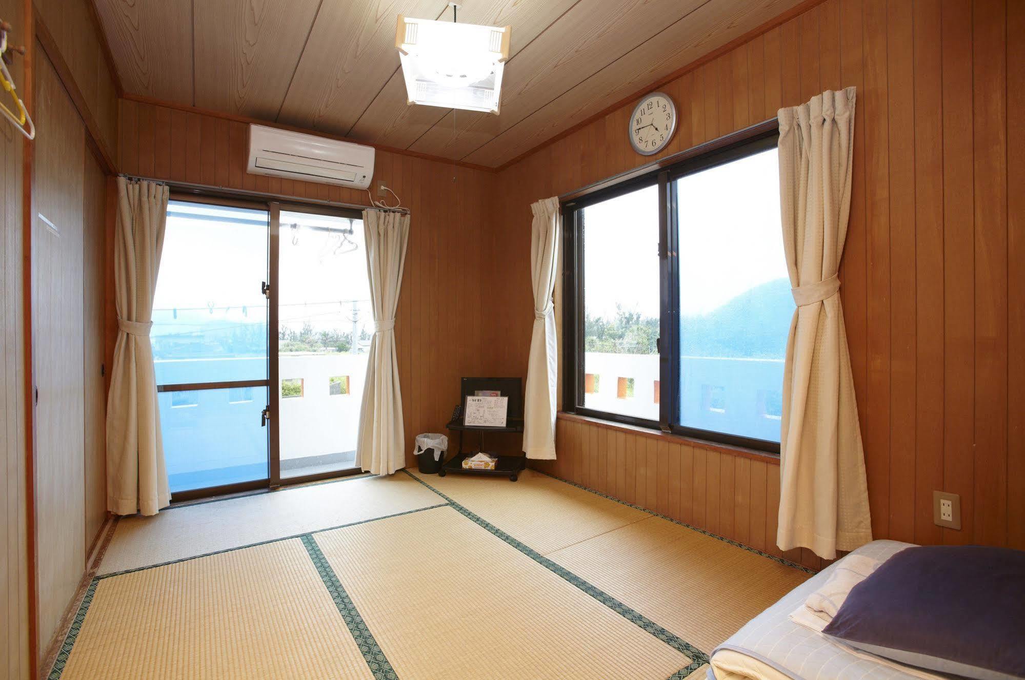 Minshuku Yadokari Hotel Zamami Buitenkant foto