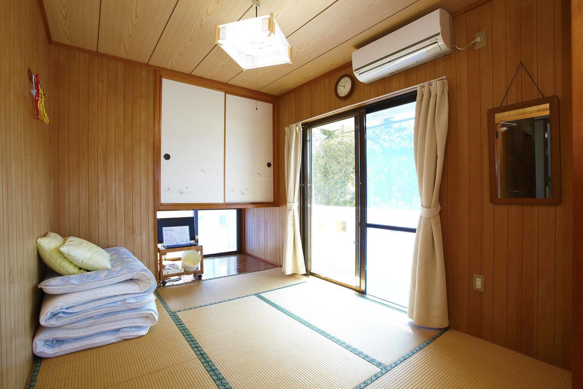Minshuku Yadokari Hotel Zamami Buitenkant foto