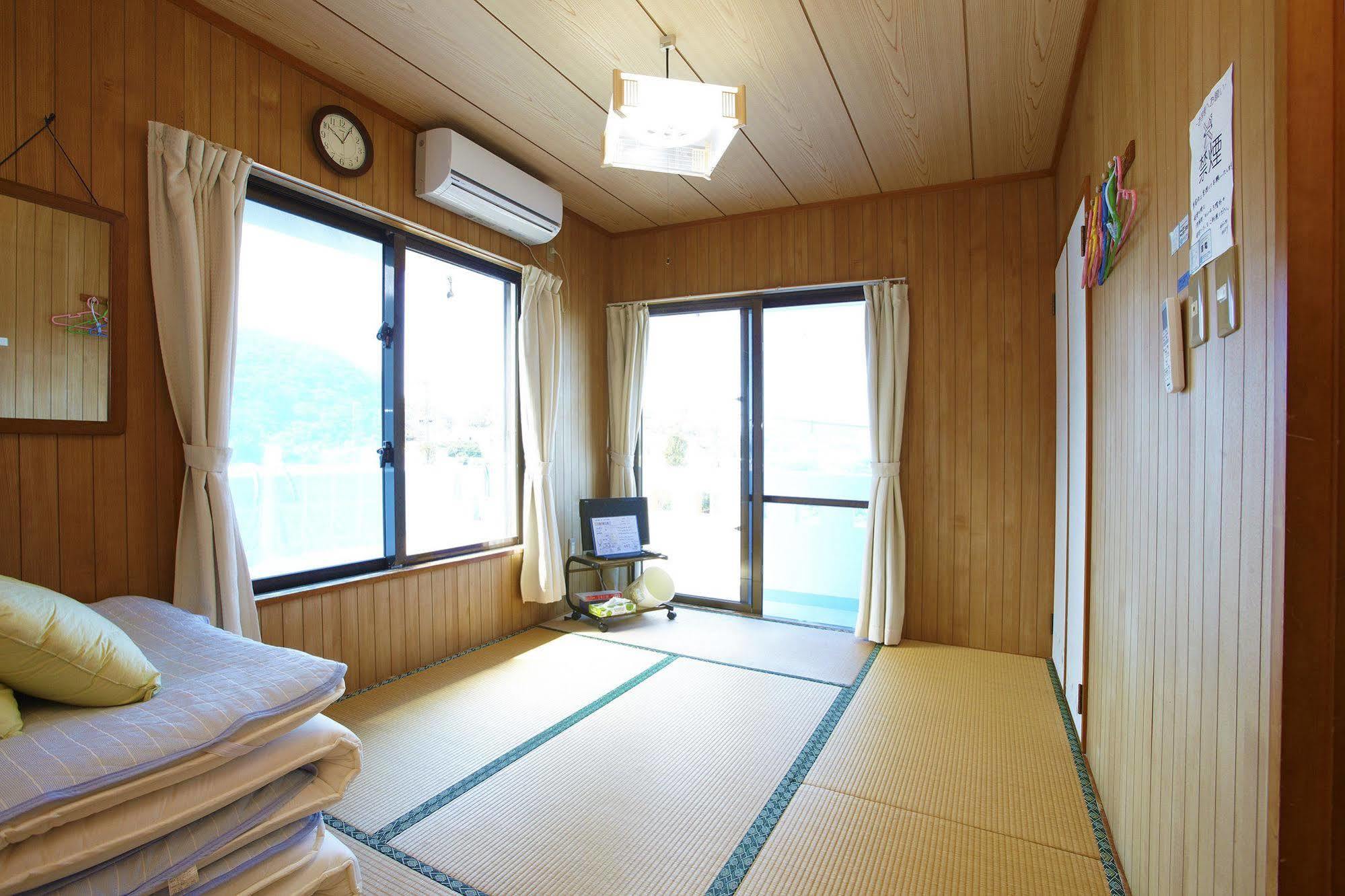 Minshuku Yadokari Hotel Zamami Buitenkant foto